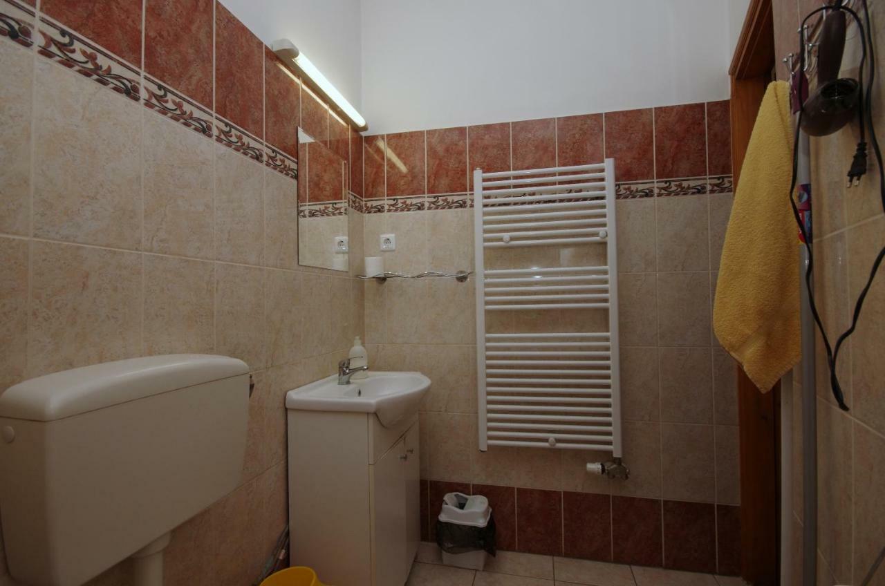 Burg Apartman Gyula Exterior photo
