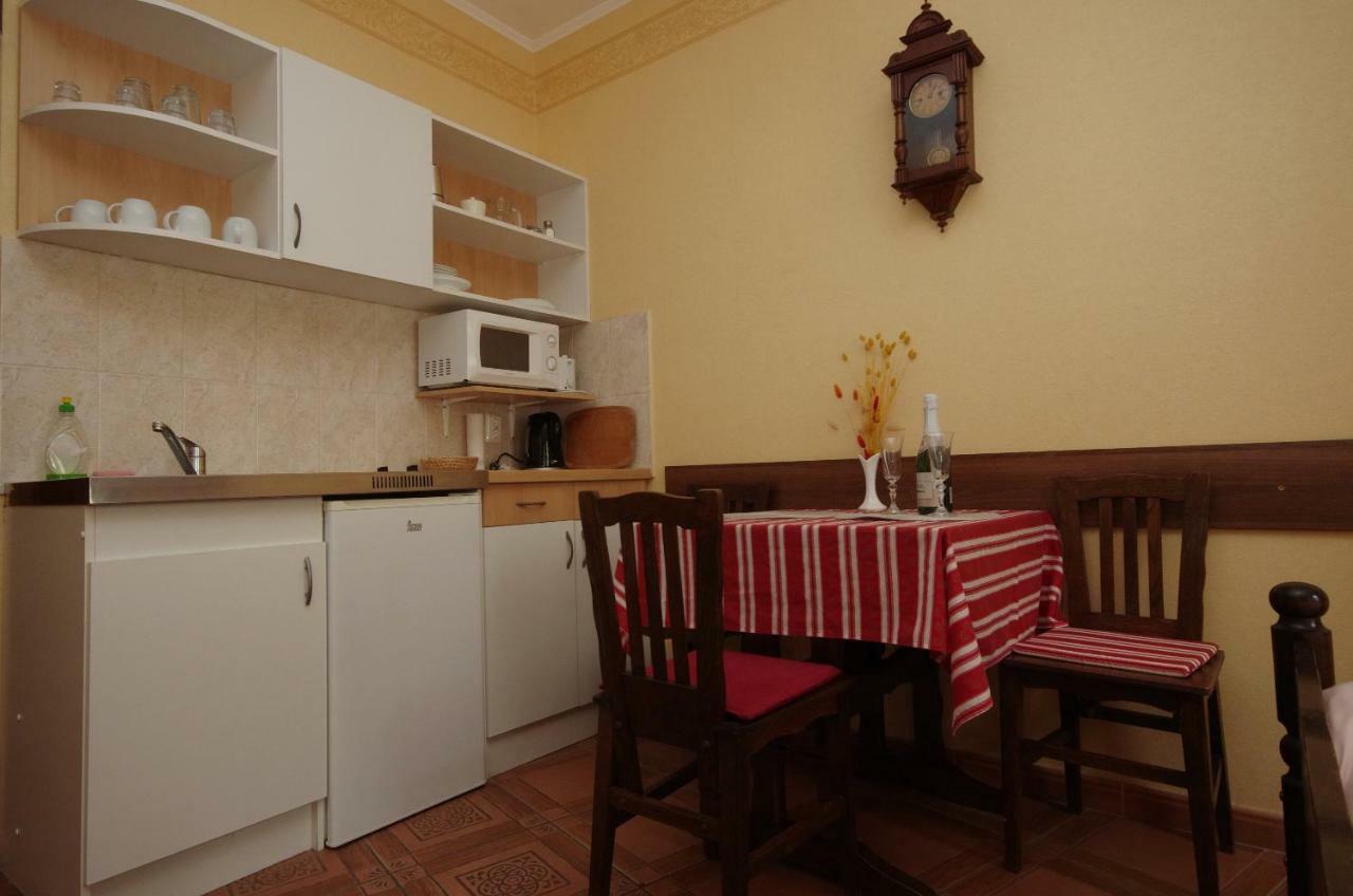Burg Apartman Gyula Exterior photo