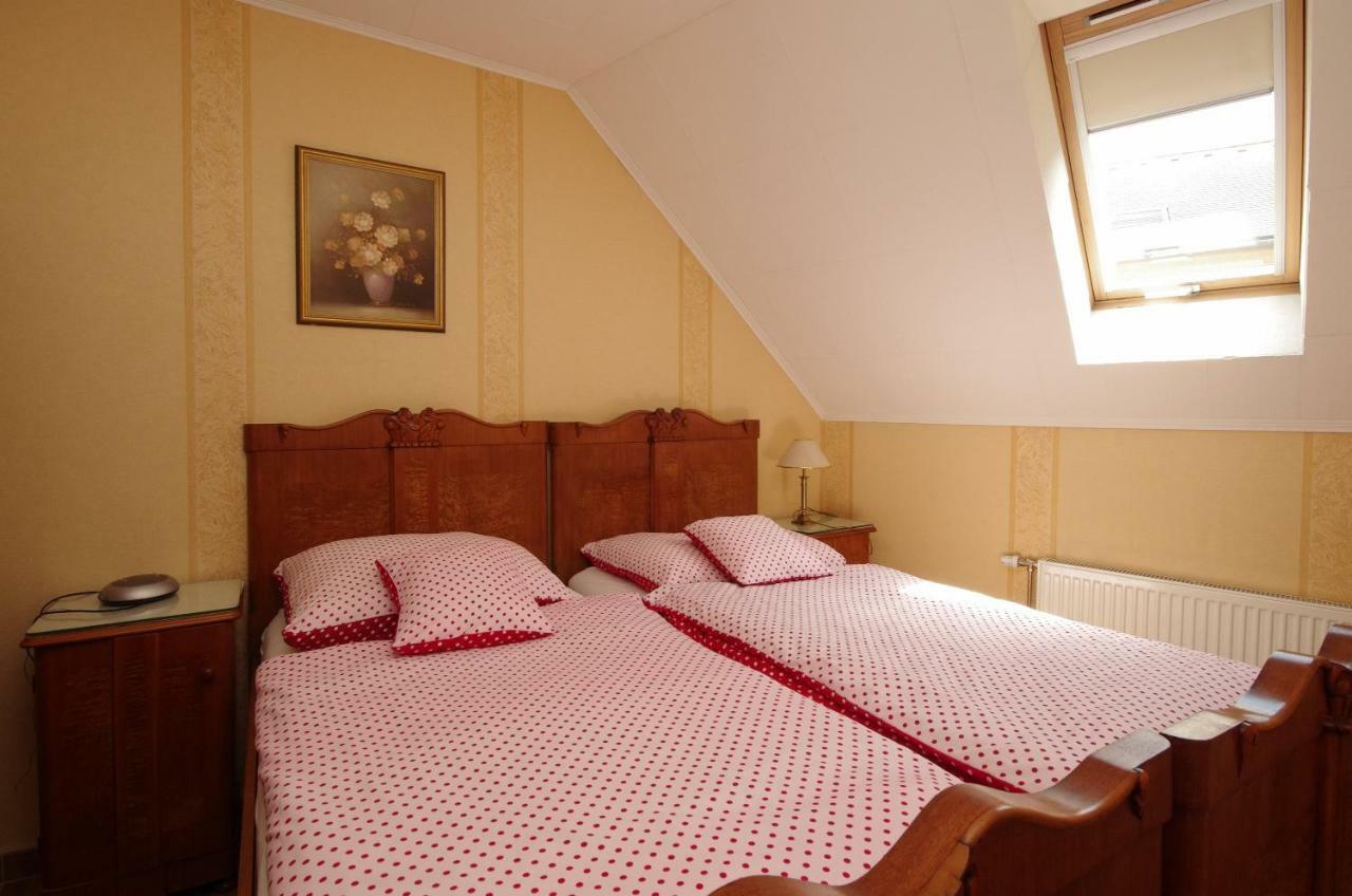 Burg Apartman Gyula Exterior photo