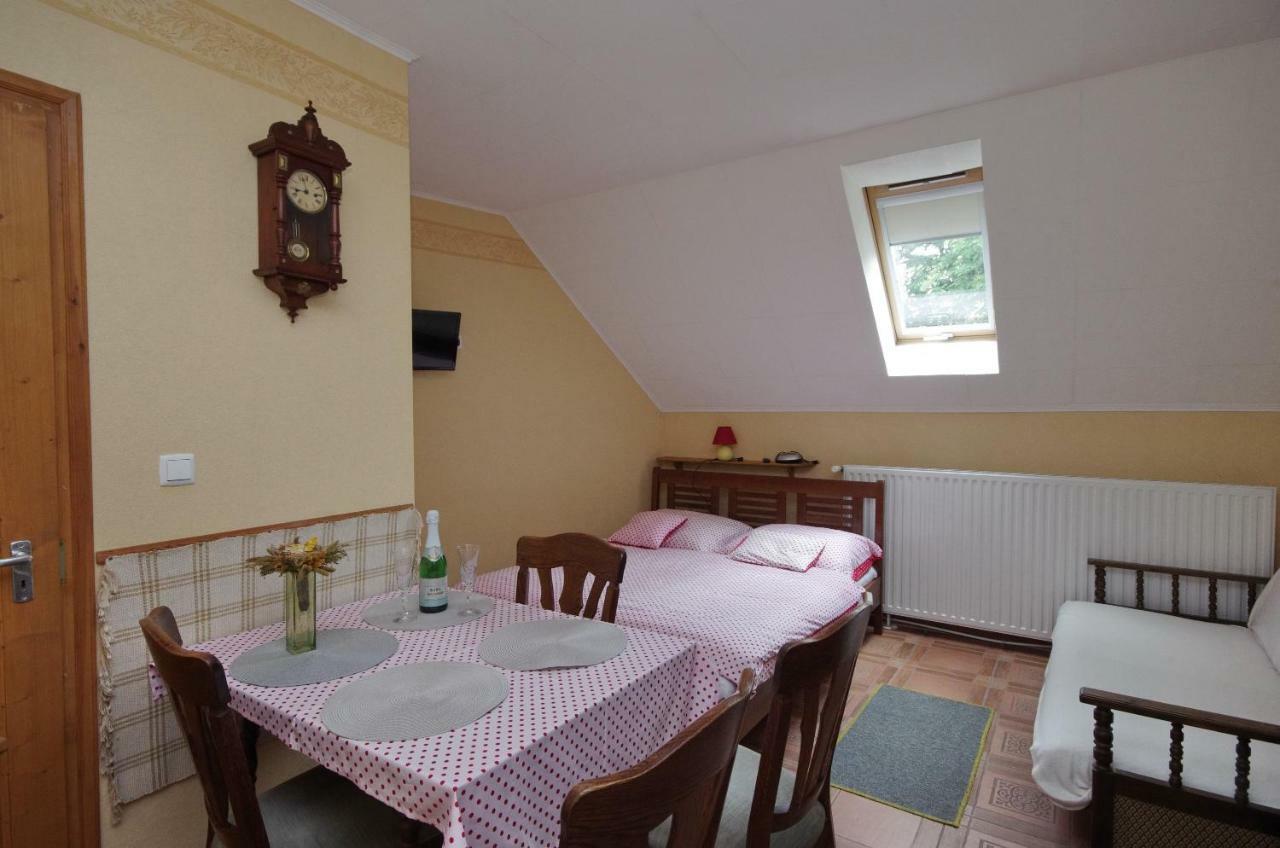Burg Apartman Gyula Exterior photo
